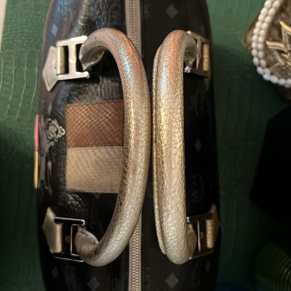 MCM Princess Lion Visetos Boston Duffle Bag - Picture 5 of 16